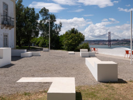 Julius Heinemann "O Espelho (Casa da Cerca, Almada)“, 2024 - site specific installation