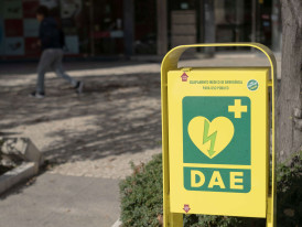 cabine com desfibrilhador automático externo