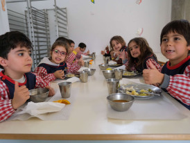 Almada, Educação, crianças, pré-escolar, 1.º ciclo, escolas, concelho, refeitório escolar, desperdício alimentar