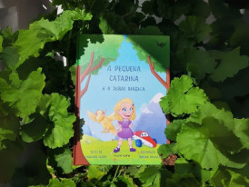 A Pequena Catarina e a Terra Mágica” 