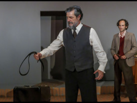 Peça de Teatro "Assobio no Escuro"