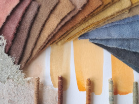 Matérias-primas e materiais d’O Chão das Artes (exemplos de tintas e tingimentos com materiais do jardim)