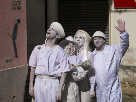 Foto peça de teatro "Natural_Mente - Flores"