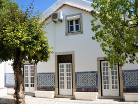 Imagem representativa de Arquivo Municipal de Almada