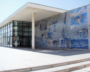 Biblioteca Municipal Central - Exterior