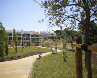 Almada, Parque Urbano, Vila Nova