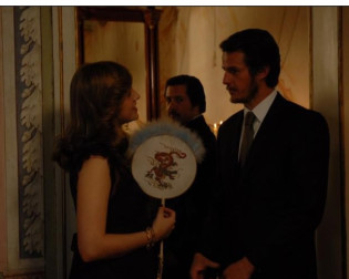 casal a conversar