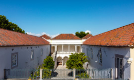 Casa da Cerca - vista do pátio a partir de drone