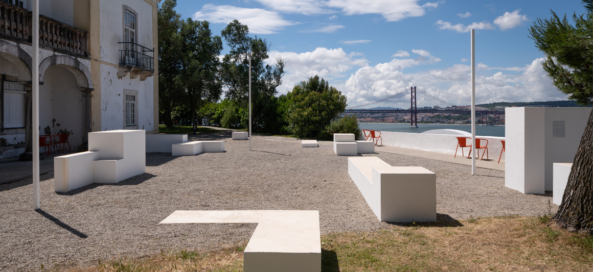 Julius Heinemann "O Espelho (Casa da Cerca, Almada)“, 2024 - site specific installation