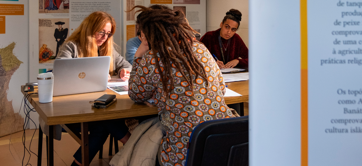 Gabinete de atendimento intempéries