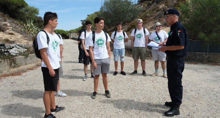 Jovens reunidos