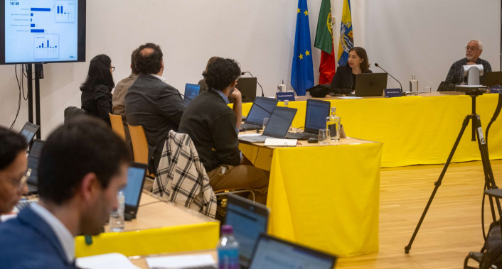 Pessoas numa reunião