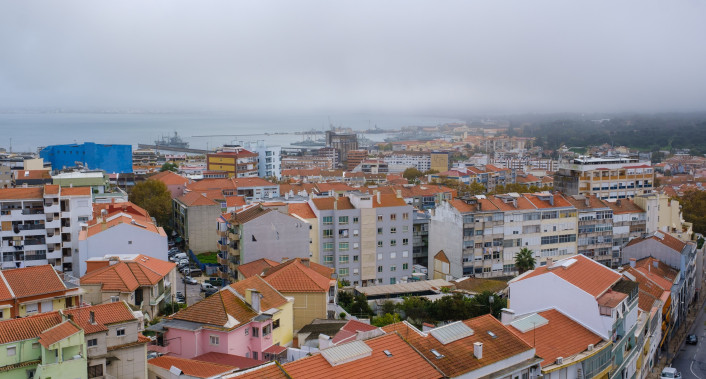 prédios da cidade de Almada