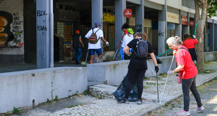 Almada, Monte é limpo, intervenção social, limpeza urbana, bairro branco, Monte de Caparica, Caparica, voluntários, cidadania, participação, comunidade