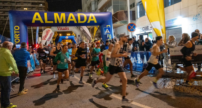 Cerca de 900 atletas correram a São Silvestre de Almada