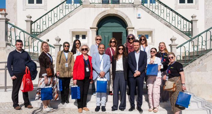 Grupo de pessoas numa foto de grupo