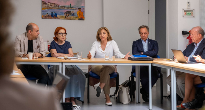 pessoas numa reunião